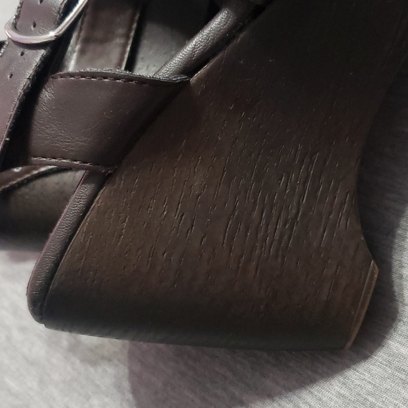 Y2K Early 2000's Callisto Strappy Chocolate Brown Faux Leather Wedge Heels - Picture 8 of 17